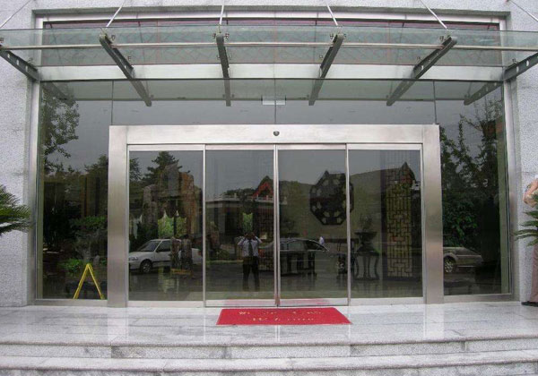 電動感應(yīng)門